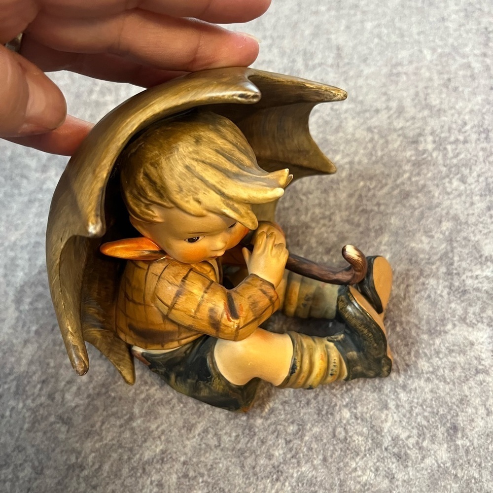 Hummel Boy with Umbrella. - Picture 7 of 10